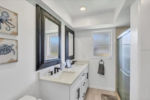 House in Sarasota, Florida 3 bedrooms, 150.87 sq.m. № 2214713 - photo 16