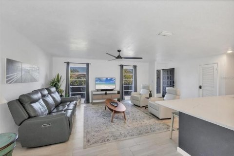 House in Sarasota, Florida 3 bedrooms, 150.87 sq.m. № 2214713 - photo 7