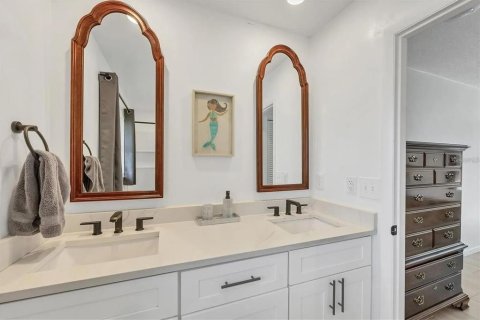 House in Sarasota, Florida 3 bedrooms, 150.87 sq.m. № 2214713 - photo 19