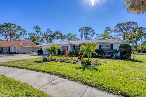 House in Sarasota, Florida 3 bedrooms, 150.87 sq.m. № 2214713 - photo 2