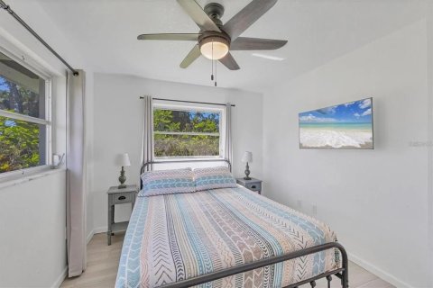 House in Sarasota, Florida 3 bedrooms, 150.87 sq.m. № 2214713 - photo 21