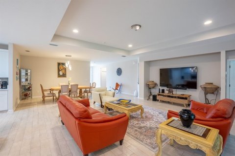 Casa en venta en Palm Coast, Florida, 4 dormitorios, 231.33 m2 № 2284355 - foto 6