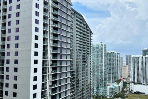 Condominio en venta en Miami, Florida, 1 dormitorio, 57.6 m2 № 1859894 - foto 12