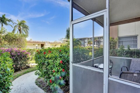 Condo in Miami, Florida, 1 bedroom  № 2008792 - photo 18