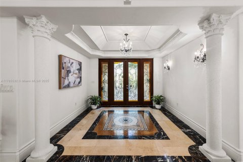 Villa ou maison à vendre à Sunny Isles Beach, Floride: 9 chambres № 1647192 - photo 5
