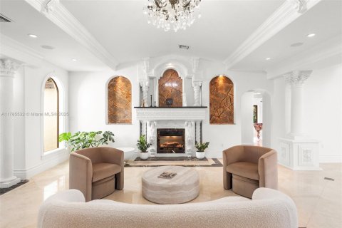 Villa ou maison à vendre à Sunny Isles Beach, Floride: 9 chambres № 1647192 - photo 6