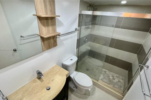 Condominio en alquiler en Bay Harbor Islands, Florida, 1 dormitorio, 75.25 m2 № 1770485 - foto 13