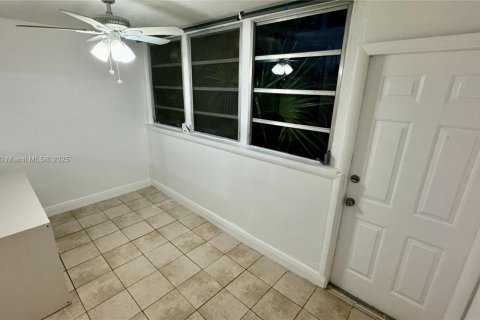 Condominio en alquiler en Bay Harbor Islands, Florida, 1 dormitorio, 75.25 m2 № 1770485 - foto 18