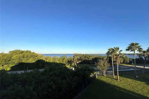 Copropriété à louer à Bradenton, Floride: 2 chambres, 153.29 m2 № 2429246 - photo 3