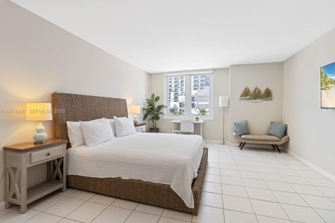 Condominio en venta en Miami Beach, Florida, 1 dormitorio, 81.75 m2 № 2256568 - foto 8