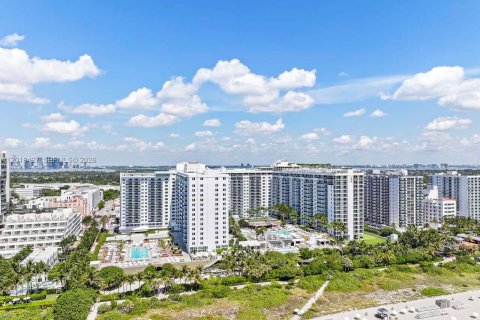 Condominio en venta en Miami Beach, Florida, 1 dormitorio, 81.75 m2 № 2256568 - foto 12