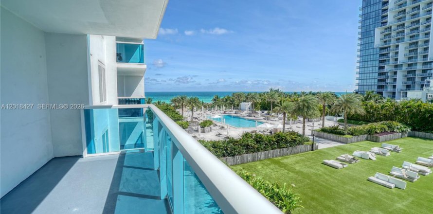 Condominio en Miami Beach, Florida, 1 dormitorio  № 2256568