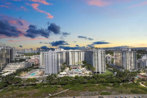 Condominio en venta en Miami Beach, Florida, 1 dormitorio, 81.75 m2 № 2256568 - foto 13