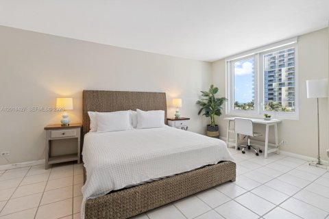 Condominio en venta en Miami Beach, Florida, 1 dormitorio, 81.75 m2 № 2256568 - foto 9