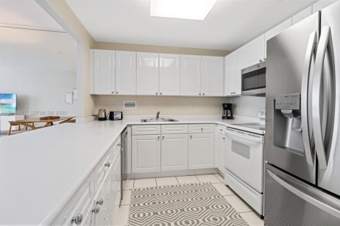 Condominio en venta en Miami Beach, Florida, 1 dormitorio, 81.75 m2 № 2256568 - foto 5