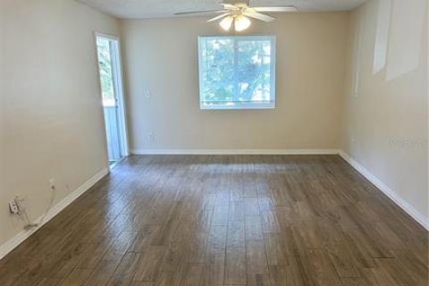 Condominio en alquiler en Brandon, Florida, 2 dormitorios, 85.28 m2 № 1906113 - foto 5