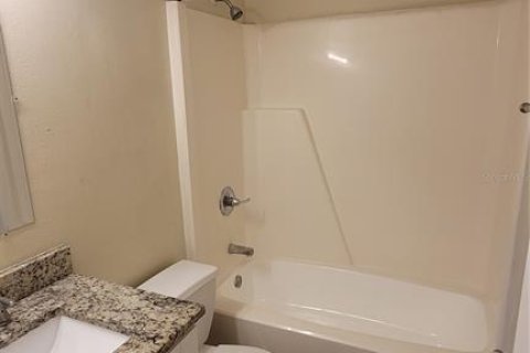 Condominio en alquiler en Brandon, Florida, 2 dormitorios, 85.28 m2 № 1906113 - foto 9