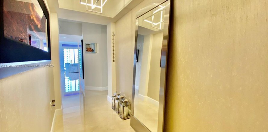 Condo in Aventura, Florida, 3 bedrooms  № 2019715