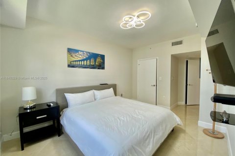 Condo in Aventura, Florida, 3 bedrooms  № 2019715 - photo 17