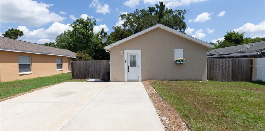 Villa ou maison à Wildwood, Floride 2 chambres, 113.15 m2 № 2196526