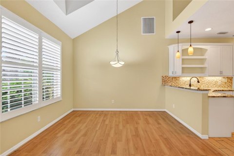 House in Tampa, Florida 3 bedrooms, 182.55 sq.m. № 2102141 - photo 13