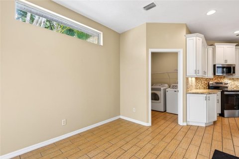 House in Tampa, Florida 3 bedrooms, 182.55 sq.m. № 2102141 - photo 24