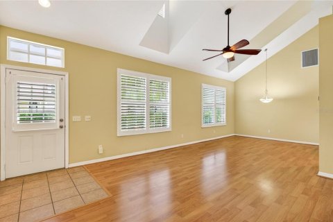 House in Tampa, Florida 3 bedrooms, 182.55 sq.m. № 2102141 - photo 10