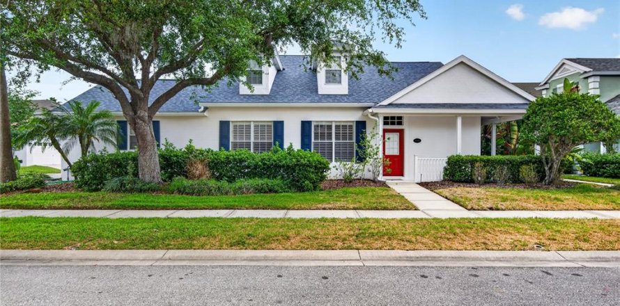House in Tampa, Florida 3 bedrooms, 182.55 sq.m. № 2102141