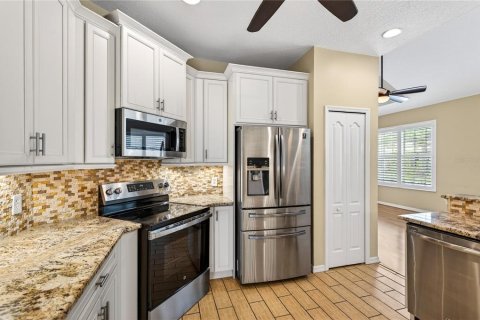 House in Tampa, Florida 3 bedrooms, 182.55 sq.m. № 2102141 - photo 19