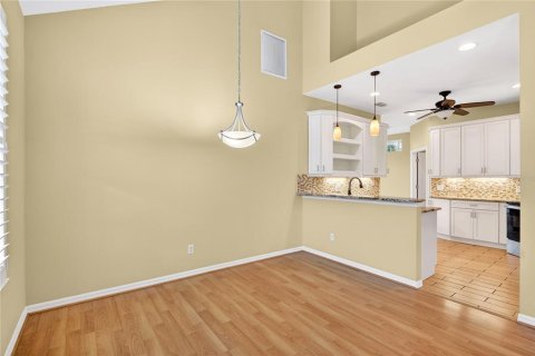 House in Tampa, Florida 3 bedrooms, 182.55 sq.m. № 2102141 - photo 12
