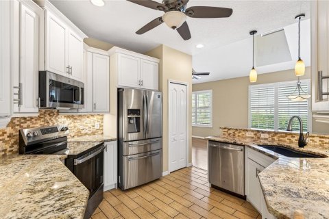 House in Tampa, Florida 3 bedrooms, 182.55 sq.m. № 2102141 - photo 18