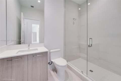 Condominio en alquiler en Fort Lauderdale, Florida, 2 dormitorios, 222.5 m2 № 2064530 - foto 17