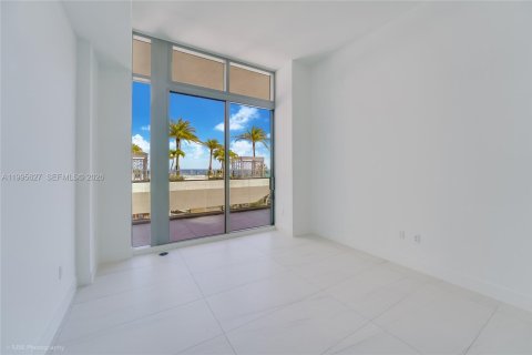 Condominio en alquiler en Fort Lauderdale, Florida, 2 dormitorios, 222.5 m2 № 2064530 - foto 11