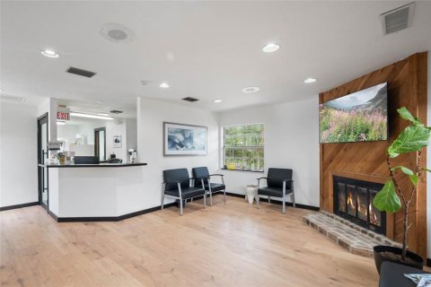 Immobilier commercial à louer à Maitland, Floride: 183.57 m2 № 1917459 - photo 8