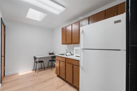 Immobilier commercial à louer à Maitland, Floride: 183.57 m2 № 1917459 - photo 28