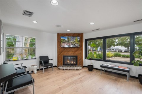 Immobilier commercial à louer à Maitland, Floride: 183.57 m2 № 1917459 - photo 7