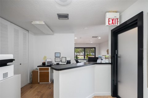 Immobilier commercial à louer à Maitland, Floride: 183.57 m2 № 1917459 - photo 9