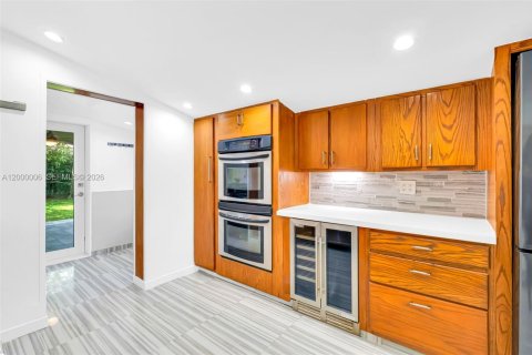 Купить виллу или дом в Майами, Флорида 3 спальни, 118.73м2, № 2064799 - фото 24