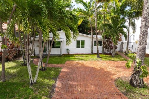 Купить виллу или дом в Майами, Флорида 3 спальни, 118.73м2, № 2064799 - фото 7