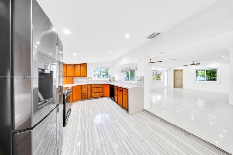 Купить виллу или дом в Майами, Флорида 3 спальни, 118.73м2, № 2064799 - фото 18