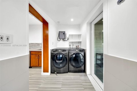 Купить виллу или дом в Майами, Флорида 3 спальни, 118.73м2, № 2064799 - фото 25