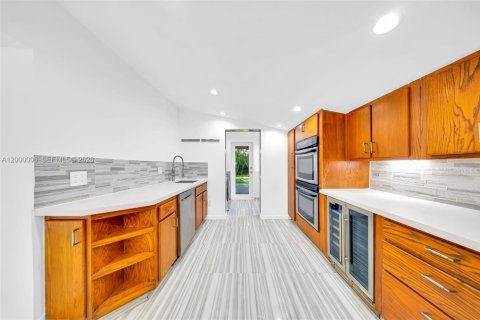 Купить виллу или дом в Майами, Флорида 3 спальни, 118.73м2, № 2064799 - фото 20