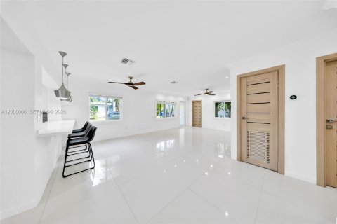 Купить виллу или дом в Майами, Флорида 3 спальни, 118.73м2, № 2064799 - фото 14