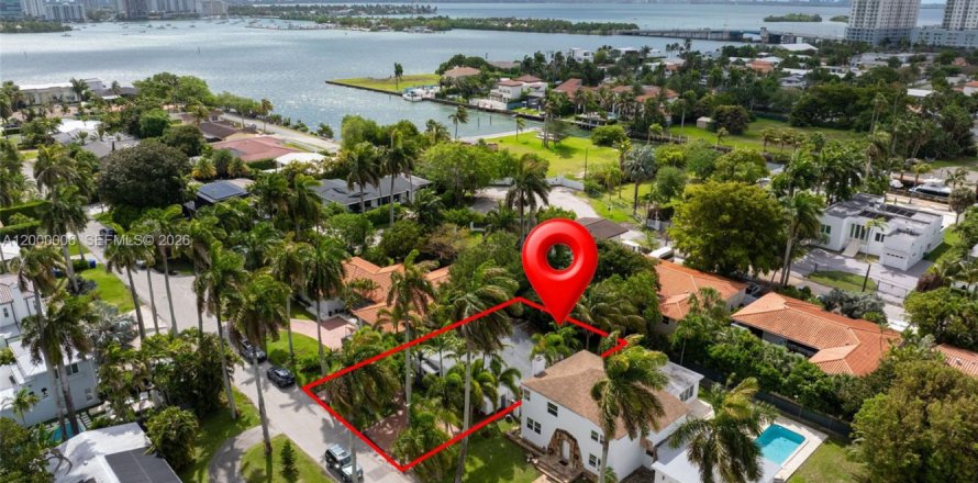 Дом в Майами, Флорида 3 спальни, 118.73м2 № 2064799