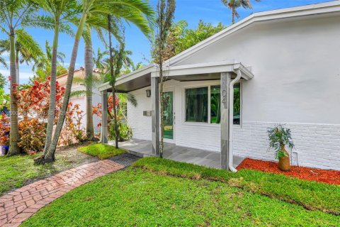 Купить виллу или дом в Майами, Флорида 3 спальни, 118.73м2, № 2064799 - фото 9