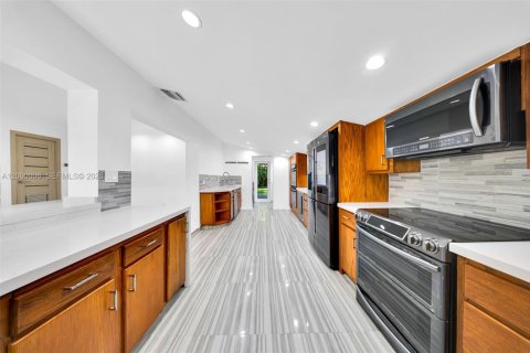 Купить виллу или дом в Майами, Флорида 3 спальни, 118.73м2, № 2064799 - фото 19