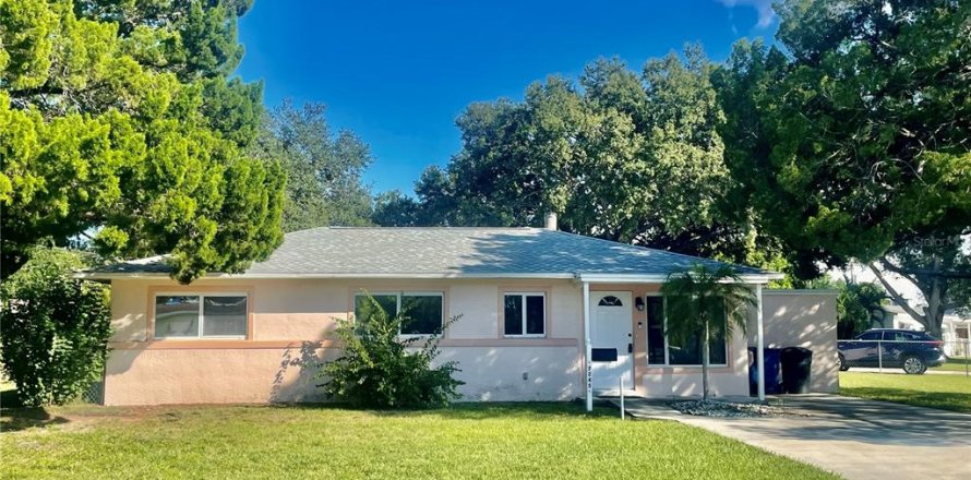 Дом в Сент-Питерсберг, Флорида 3 комнаты, 93.65м2 № 1912293