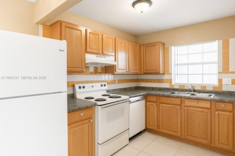 Condo in West Palm Beach, Florida, 1 bedroom  № 1988656 - photo 8
