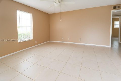 Condo in West Palm Beach, Florida, 1 bedroom  № 1988656 - photo 4
