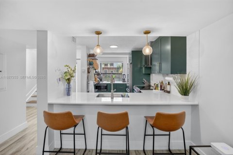 Touwnhouse à vendre à Fort Lauderdale, Floride: 3 chambres, 130.81 m2 № 1986089 - photo 16